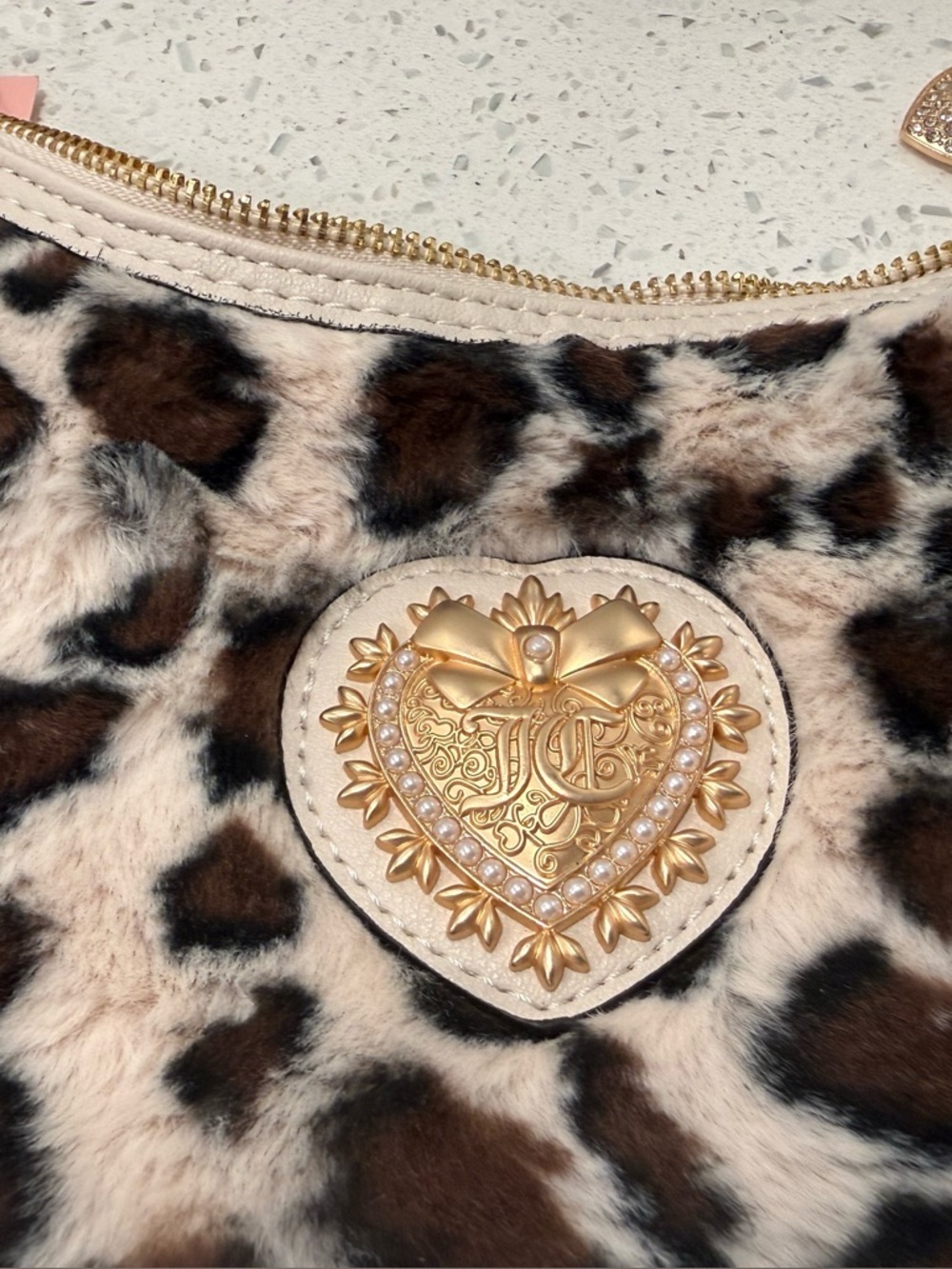 Juicy Couture Snow Leopard Love Fur Shoulder Bag Gold Trim NEW Fur Heart Charm - Picture 2 of 12
